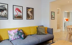 Bright & Airy 2Bd - 10 Mins Walk To Chelt Centre!